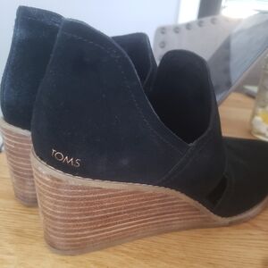 TOMS Women's Black Wedge Shoes